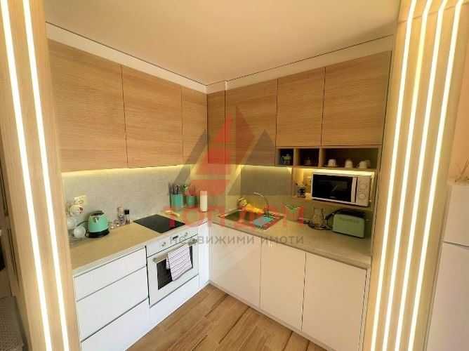 Дава се под наем Двустаен апартамент в к.к. Св.Св. Константин и Елена - 70 кв.м за 800 € - Снимка #3