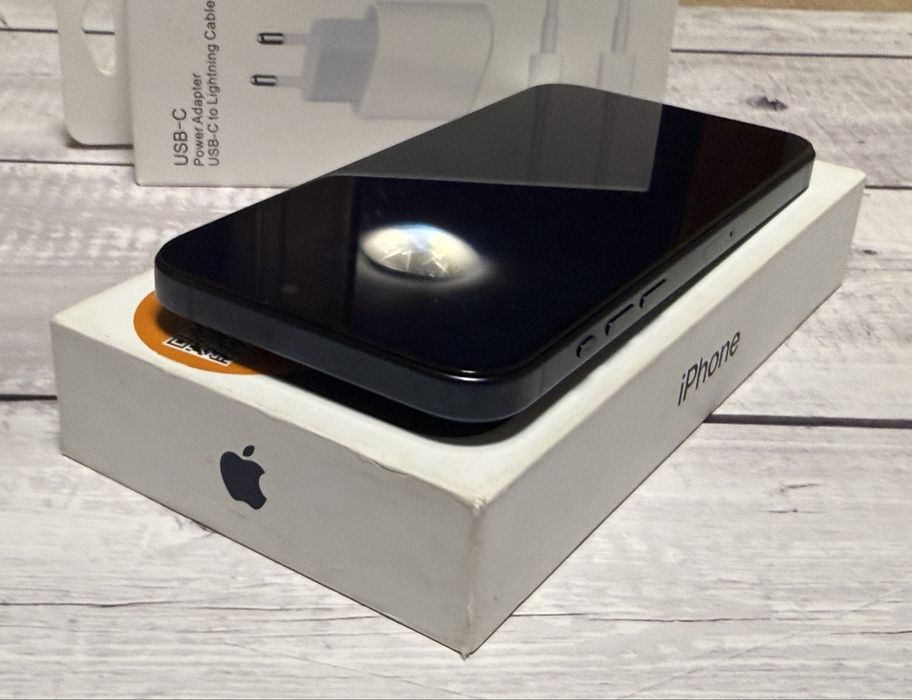 iPhone 15 Pro Max 256GB Black Titanium , 87% baterie – Impecabil, pachet full + Cadouri