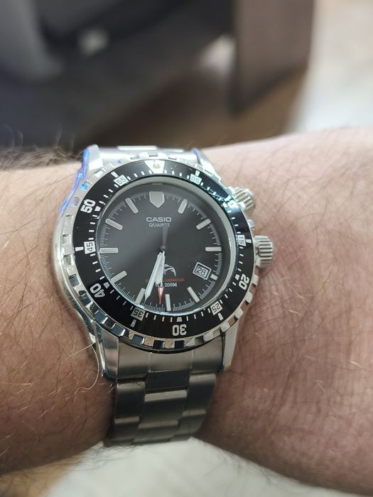 Casio Duro MDV 102 - Super Illuminator