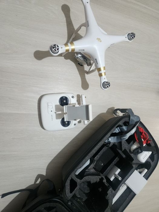 Квадрокоптер DJI Phantom 3 Professional 4K