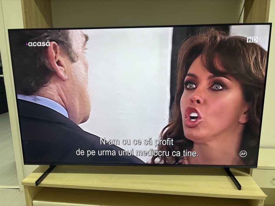 Vând televizor hiense in stare perfecta