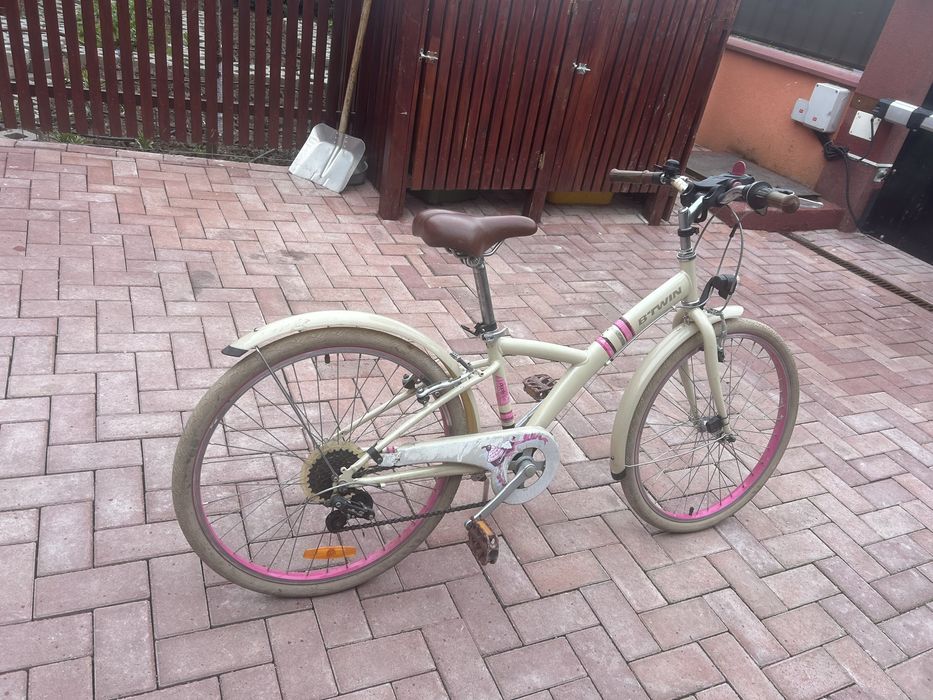 Bicicletă B’Twin (alb cu roz)