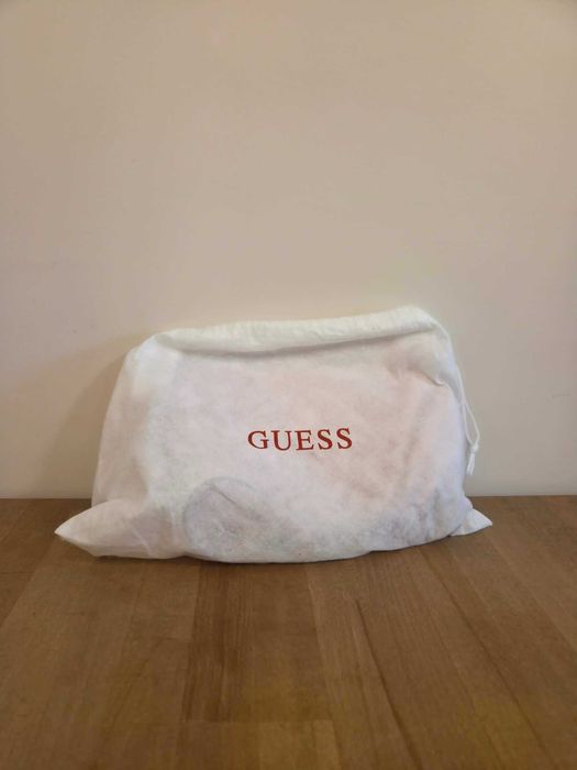 Guess дамска чанта