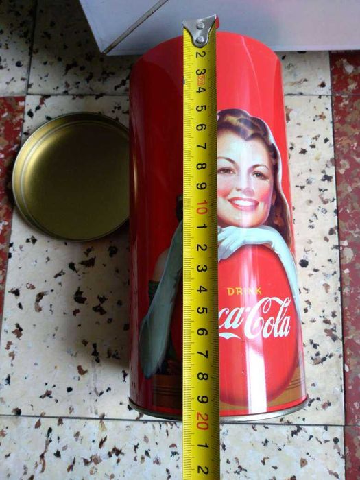 Кока Кола --кутия