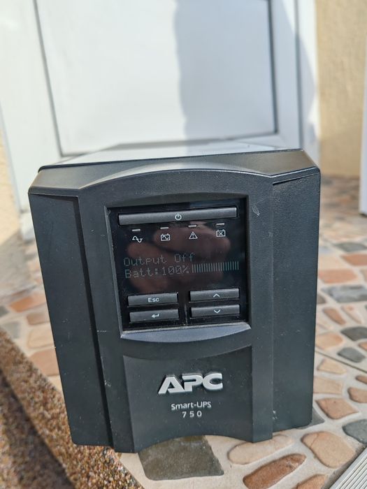 UpcAPC Smart-UPS 3000 VA – UPS profesional second-hand
UPS APC Smart-U