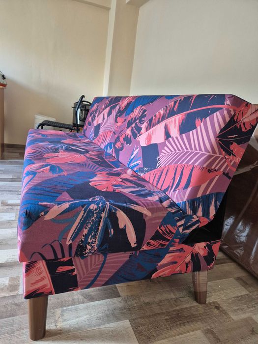 Разтегателен диван, в перфекгно състояние