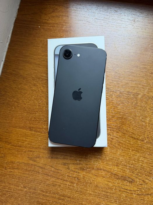 Iphone 16 e , айфон 16 е