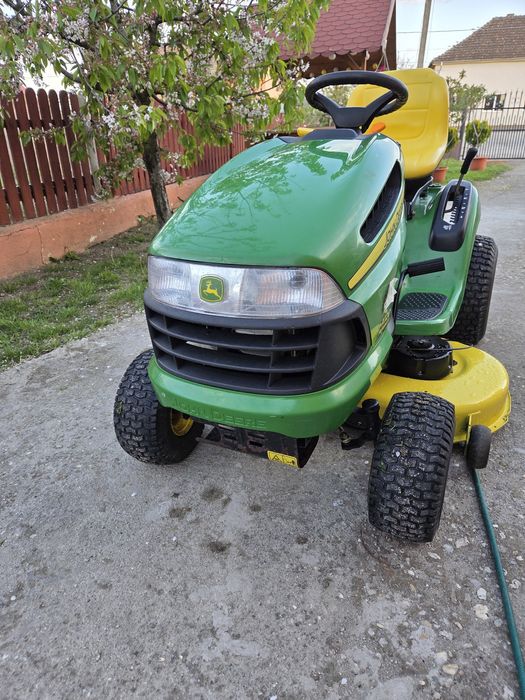 Vând tractoraș john deere