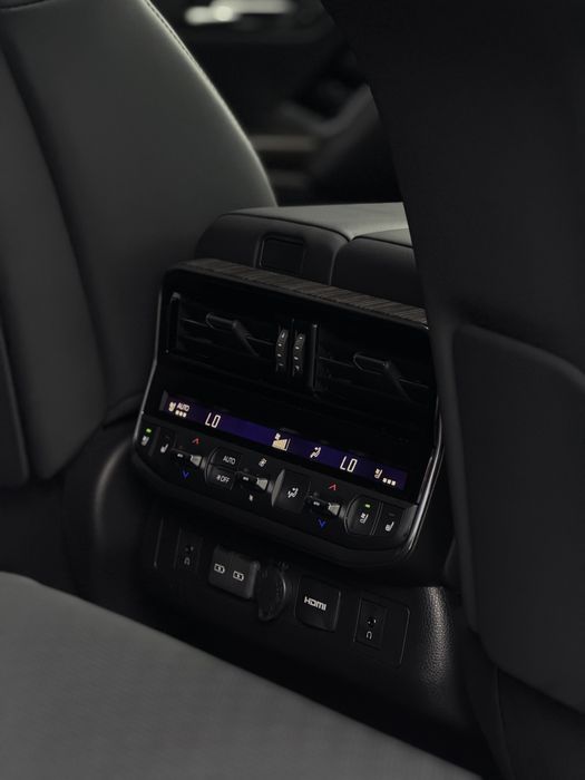 Toyota Land Cruiser LC300