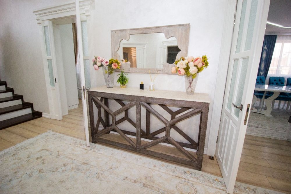 Срочно продается консуль с зеркалом для холла