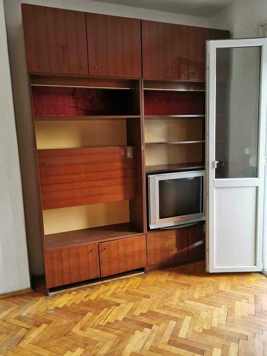 Продавам двустаен апартамент в центъра на Габрово.