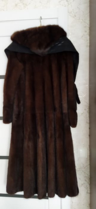 Продам норковую шубу
