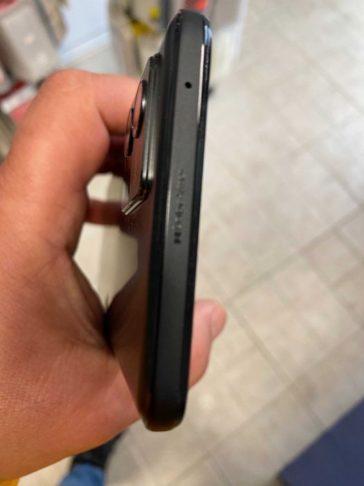 Продавам перфектен Motorola Moto g72