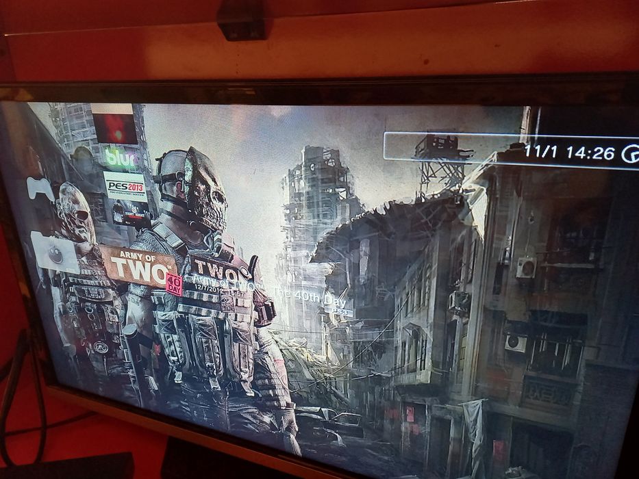 PS3 slim tiniq 320GB hotirasi o'yinlari bor 2 yangi djoystik bor