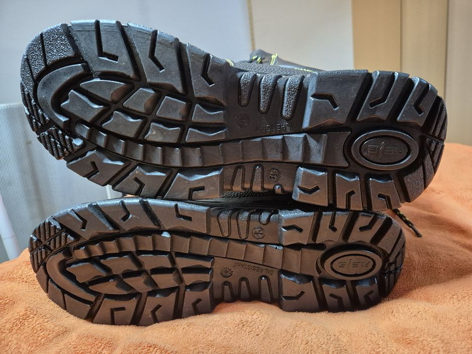 Ghete de lucru Reis Negru 43

Estimat livrare în:

Vezi optiuni de liv