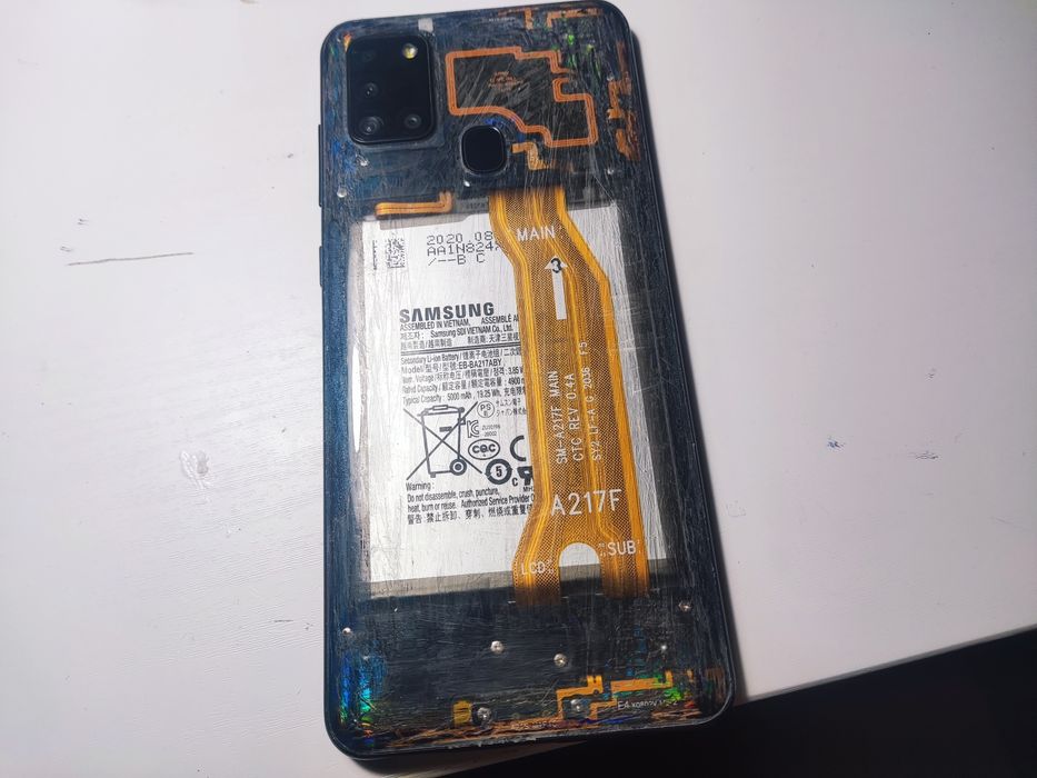 продаю телефон Самсунг а21 с