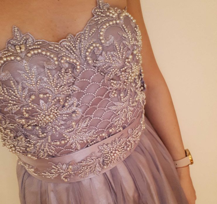 Vand rochie ocazie speciala