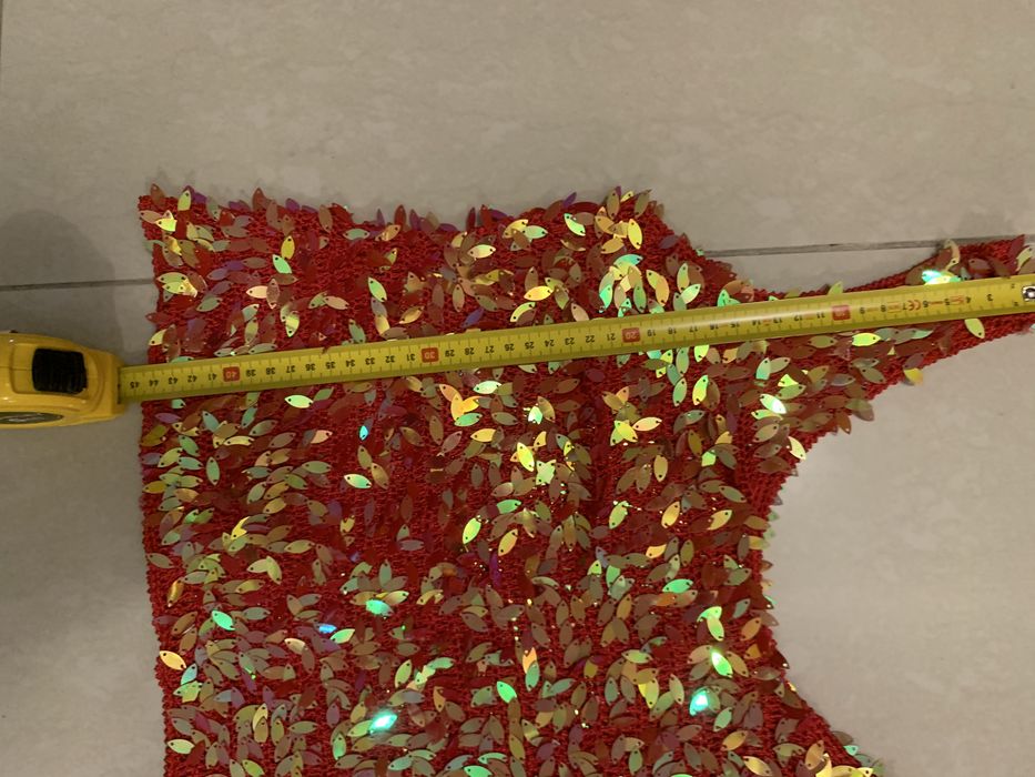 Vand top rosu matase, top paiete auriu sau rosu, marime M-L