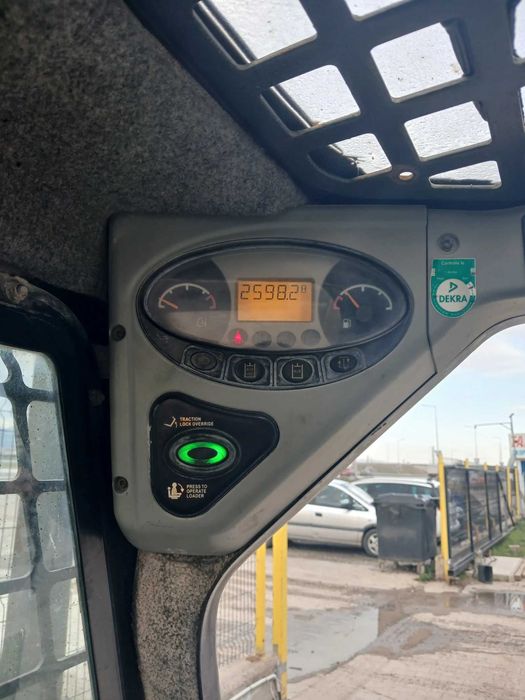 Мини челни товарачи Bobcat S 100