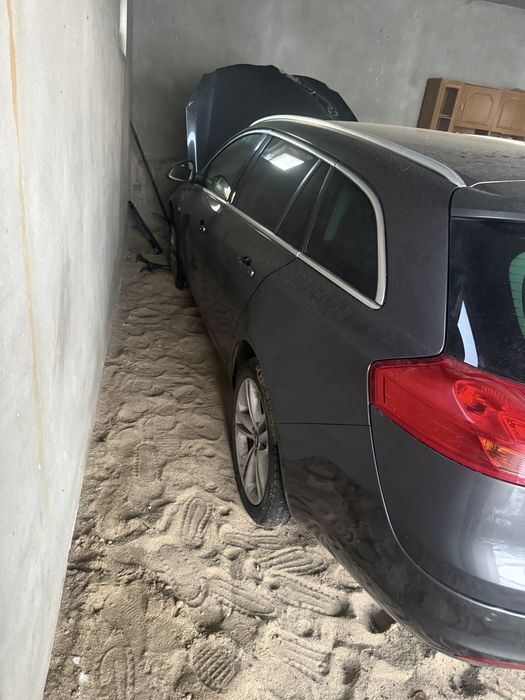 Vand/dezmembrez Opel insignia 2.0cdti 160cp cutie automata