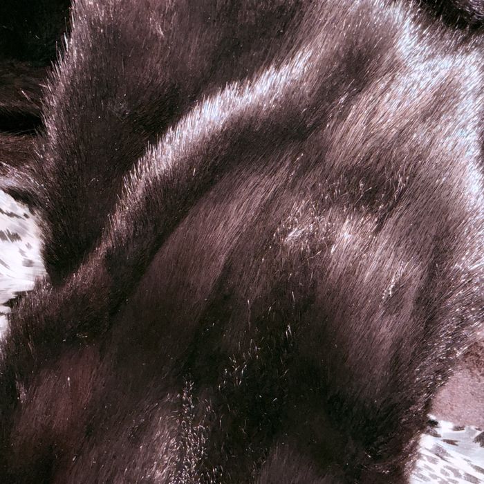 Продам шубу женскую