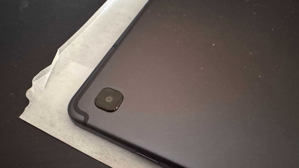 Tabletă Samsung S6 Lite cu S‑Pen+ 2 huse cadou, ca noua pachet complet