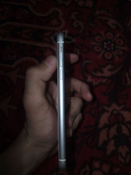 Iphone 11 srochna sotiladi