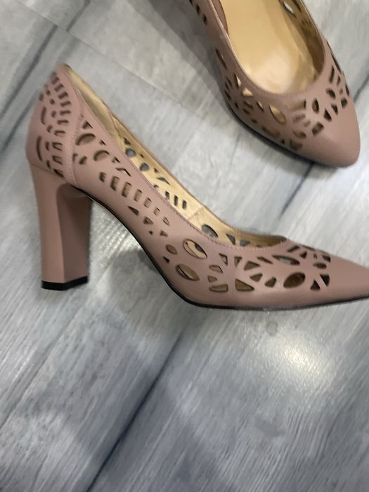Продаю туфли ERISSES 35 р