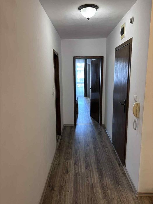 Дава се под наем Тристаен апартамент в София, Изток - 80 кв.м за 817.53 € - Снимка #4