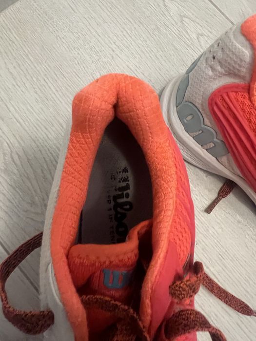 Wilson tenis 39 purtati de doua ori