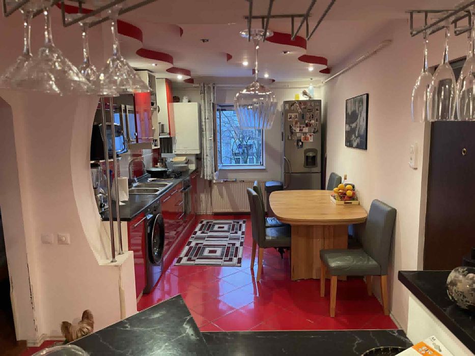 Vand apartament 3 camere / Decomandate / Martir Horia