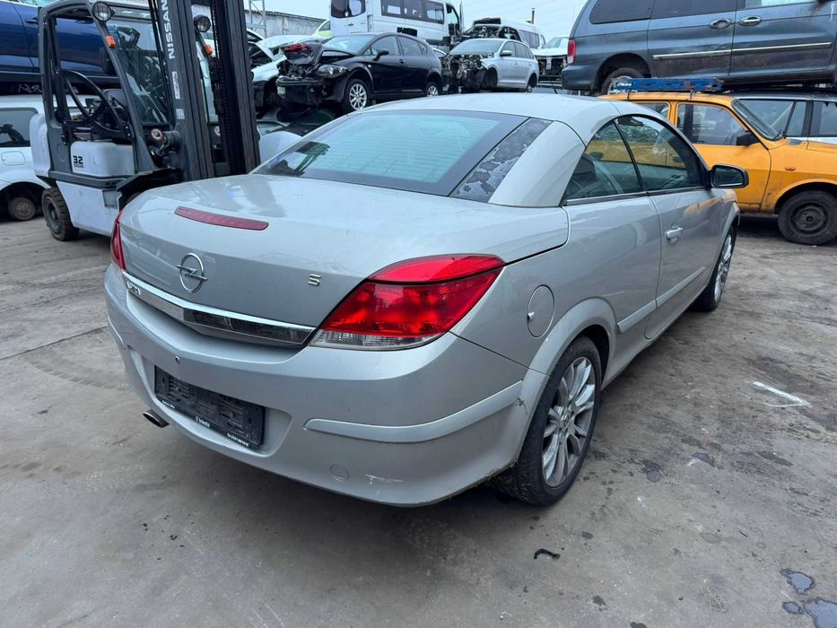 Opel ASTRA H CABRIO 2009  Dezmembrez/Dezmembram