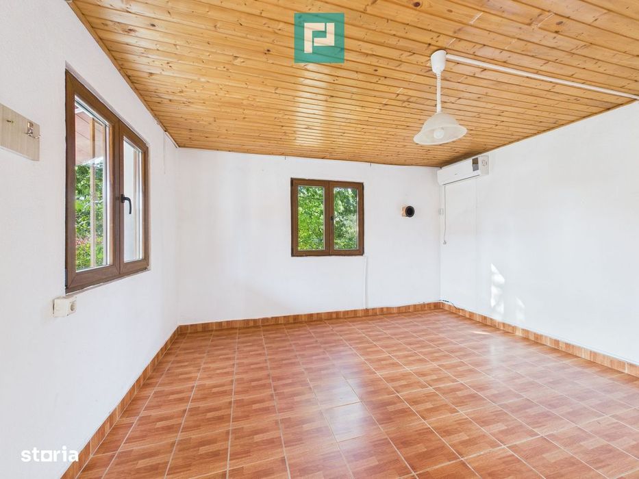 Casă cu o cameră, teren 350 mp în Subcetate