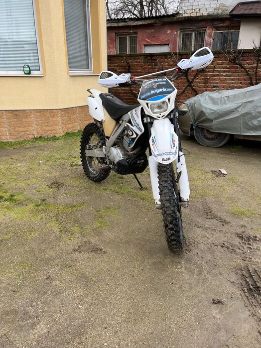 Продавам AJP250cc