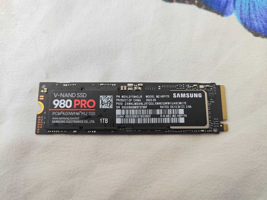 SSD Samsung 980 PRO Gen.4 1 TB + rack M.2 + husa