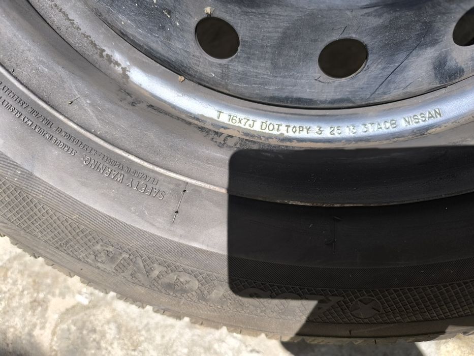 Зимни гуми с джанти 16ки и датчици за налягане за Нисан