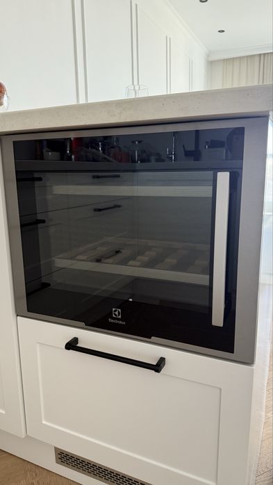 Винный холодильник встраиваемый