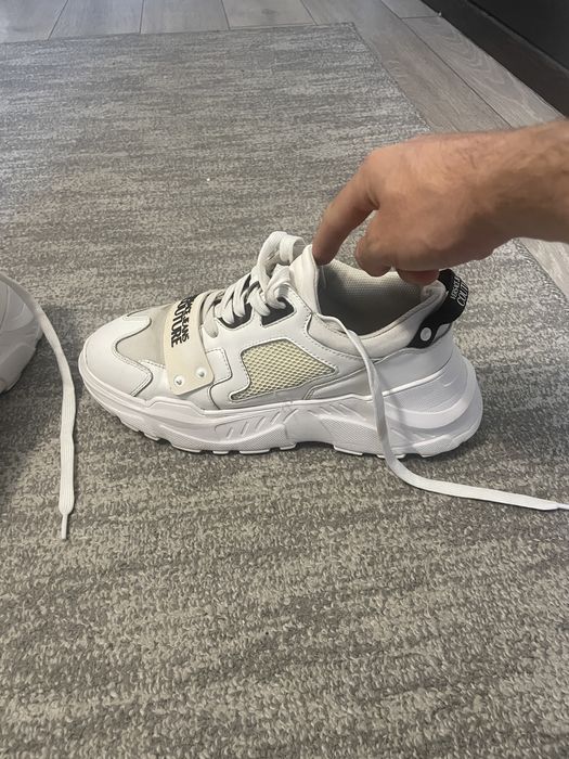 Versace jeans couture adidasi