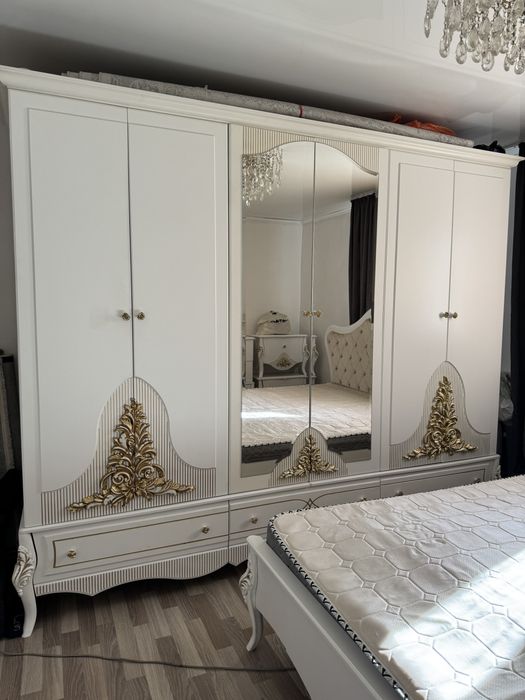 Продам Спальную гарнитуру