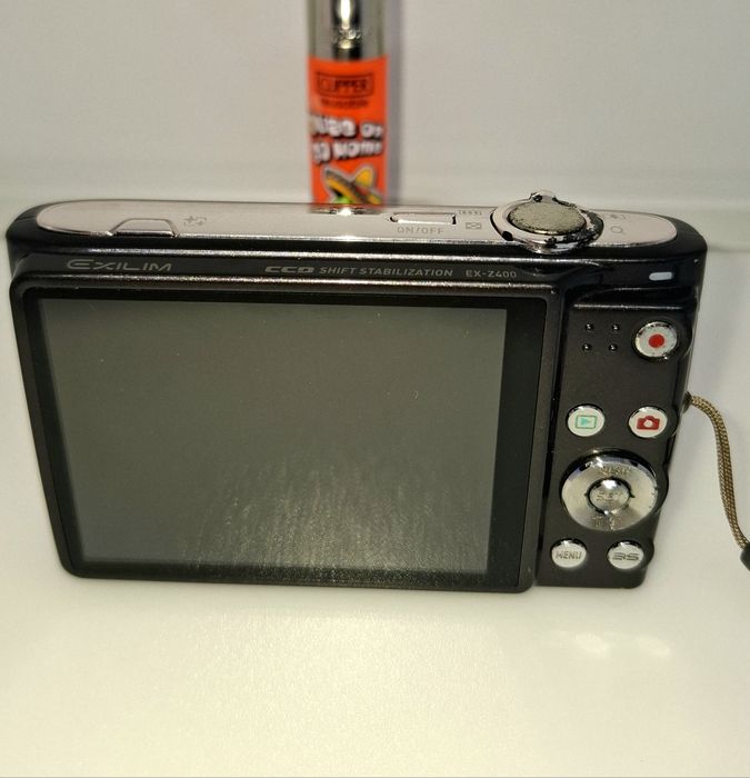 Casio Exilim EX-Z400 компактен дигитален фотоапарат
