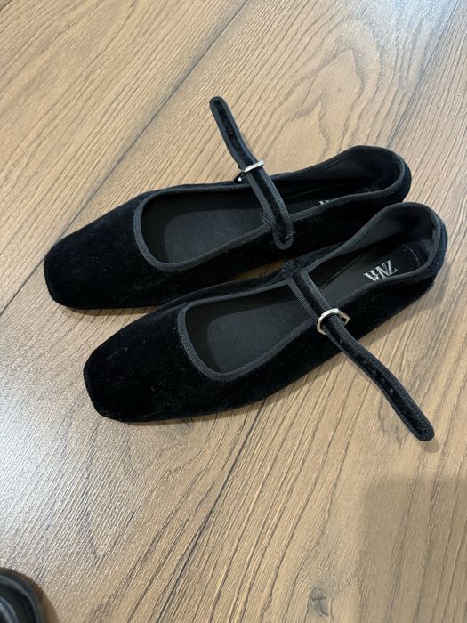 Бархатные балетки Zara