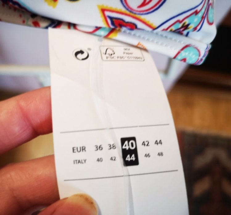 Bustiera pentru plaja