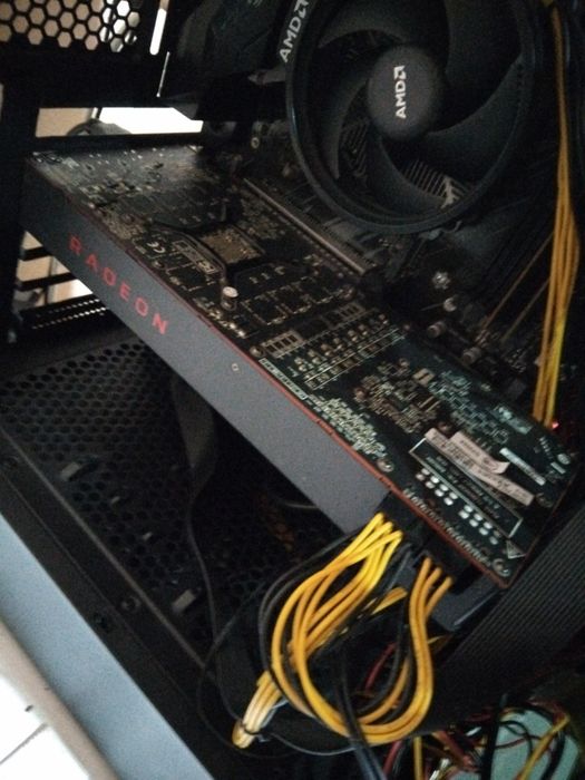 Vând kit Amd rx 5700