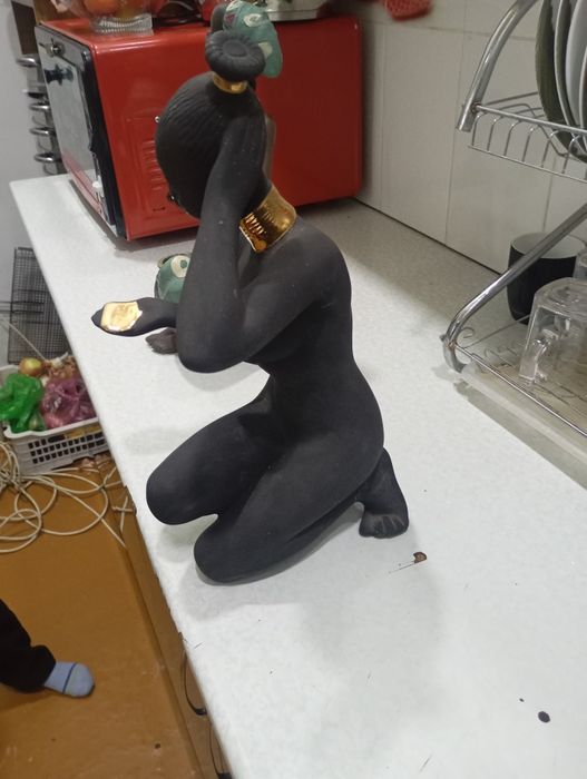 Статуэтка черная принцесса