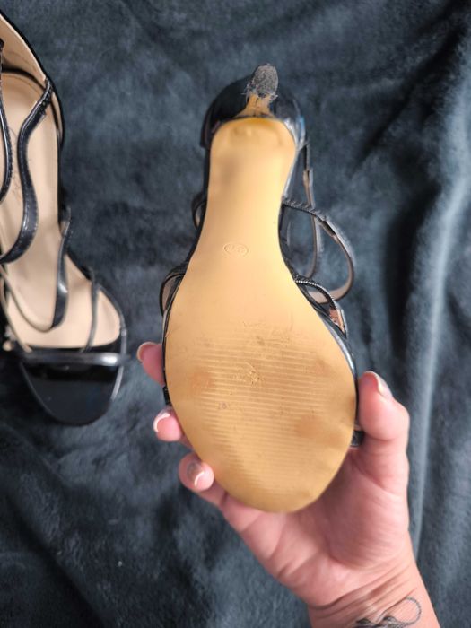 Продавам нови обувки