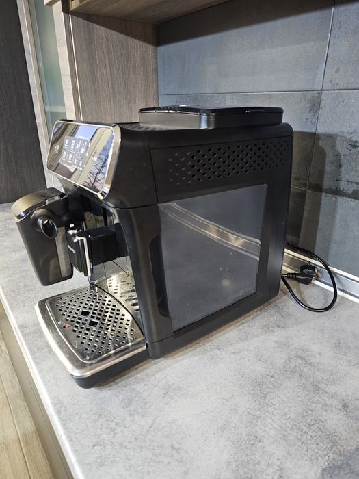 Кафе Машина PHILIPS Seria 2200