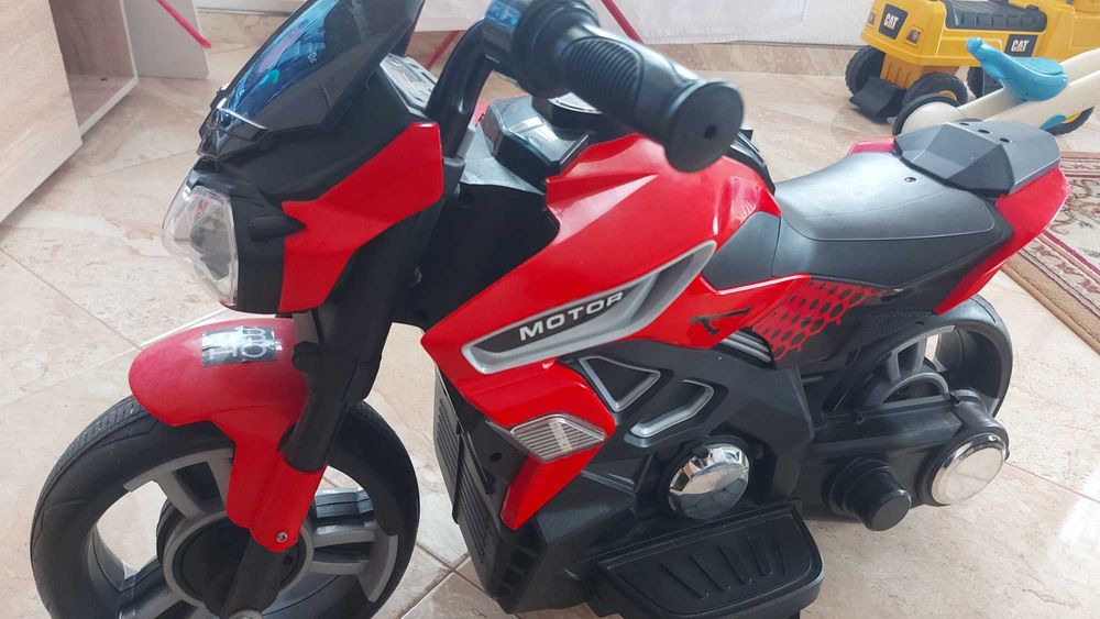 Акумулаторен детски мотор