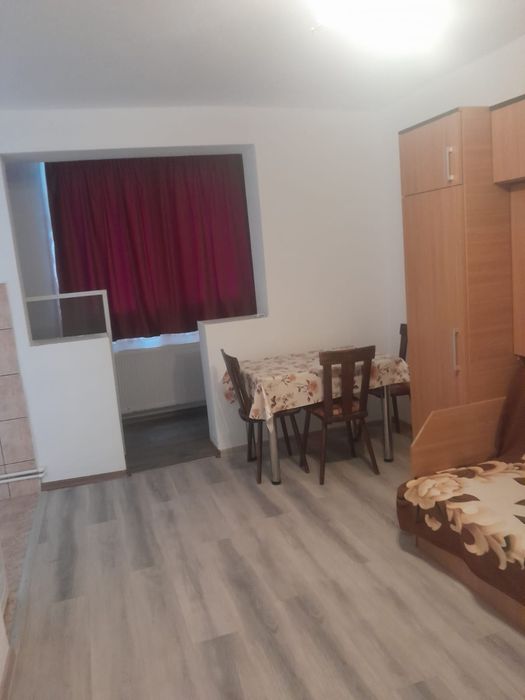 Garsoniera de inchiriat în beius nou renovata recent cu mașina de spălat aragaz frigider