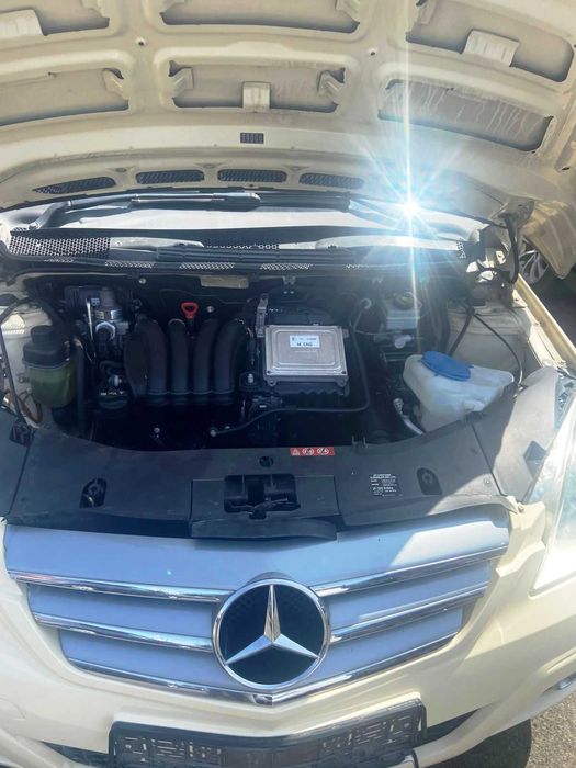 Автомобиль мерседес в200 вариатор