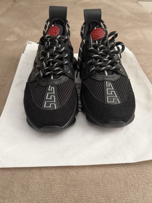 Adidasi Versace chain reaction